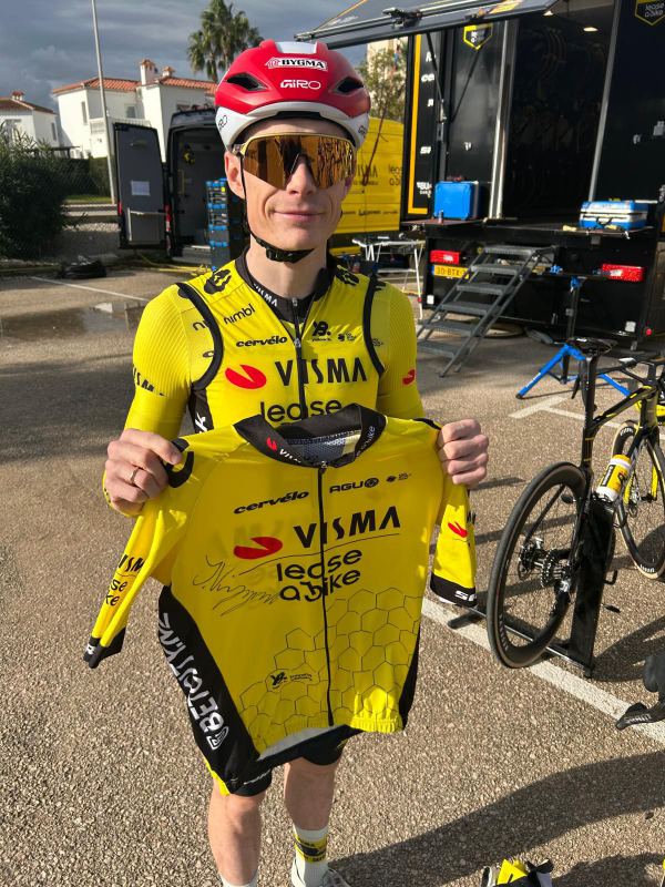Gesigneerd wielershirt Jonas Vingegaard – Team Visma | Lease a Bike