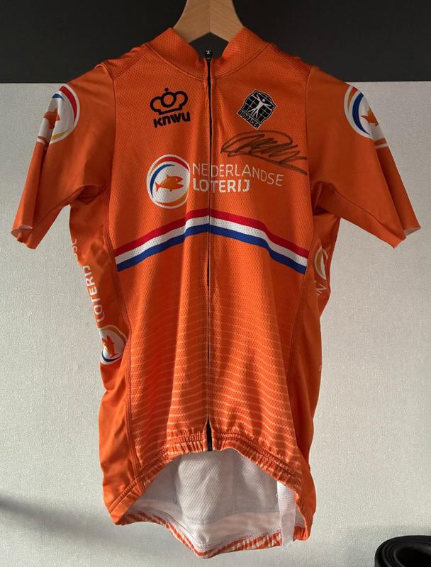 Gesigneerd shirt van Mathieu van der Poel – Wereldkampioen Veldrijden