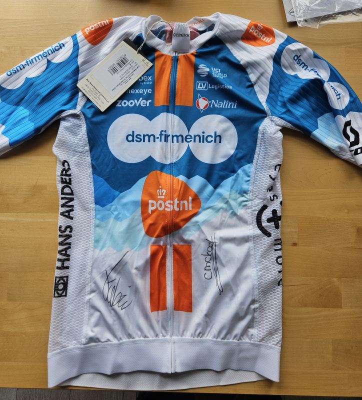 Gesigneerd Team DSM–Firmenich PostNL wielershirt (2024) – met handtekeningen van Fabio Jakobsen & Charlotte Kool