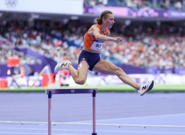 Femke Bol – Spikes wedstrijd schoenen gesigneerd (beide & gedragen)
