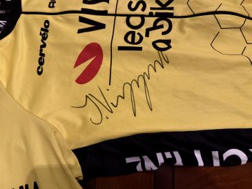 Gesigneerd wielershirt Jonas Vingegaard – Team Visma | Lease a Bike