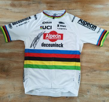 Uniek veilingstuk: Gesigneerd shirt van Mathieu van der Poel – Wereldkampioen Veldrijden